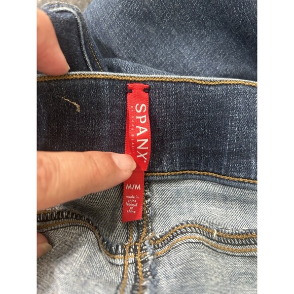 SPANX Size Medium Dark Wash Skinny Pull-on Jeans Denim Shapewear Tummy Control - Picture 4 of 9